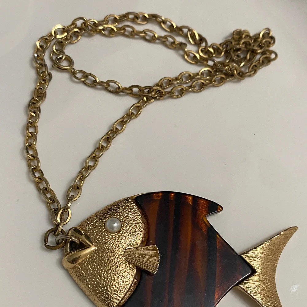 Sarah Coventry Gold Tone Fish Pendant Necklace with Tortoiseshell Accent